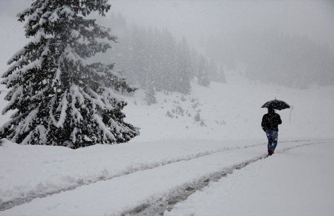 Sniježna mećava u BIH,  snijeg znao da padne i u junu i avgustu(FOTO)