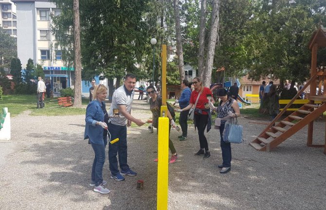 Da nam živi rad: Zaposleni Sava osiguranja uredili dječiji park