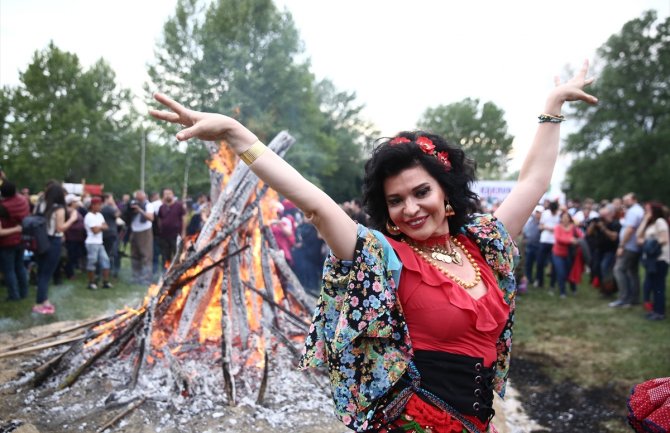 Pogledajte kako Romi u Turskoj slave Đurđevdan(FOTO)