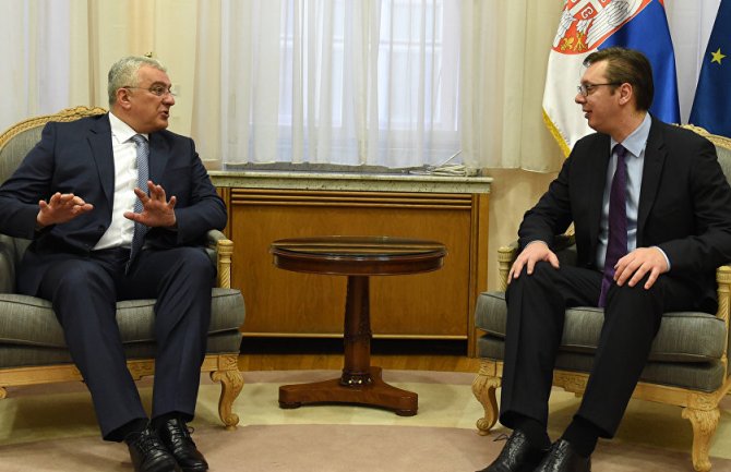 Mandić zatražio od Vučića da internacionalizuje 