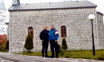 Beranci krenuli pješke na hodočašće prema Manastiru Ostrog u slavu preminulog druga