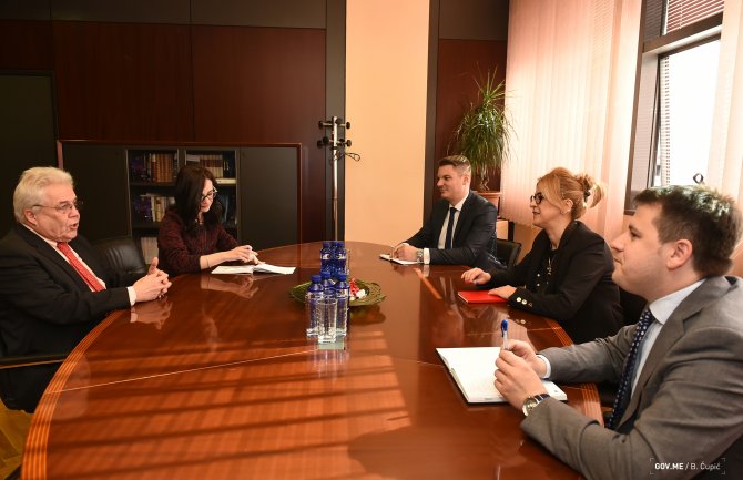 Britanija će nastaviti da podržava unapređenje institucionalnih i administrativnih kapaciteta