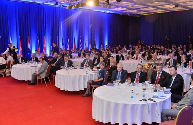 Lukšić: Treba pojačati reforme u regionu