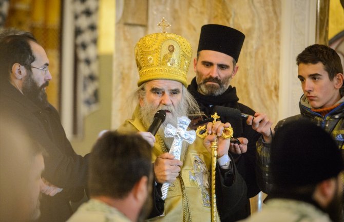 Mitropolit Amfilohije poklonio novac Islamskoj zajednici Boke kotorske