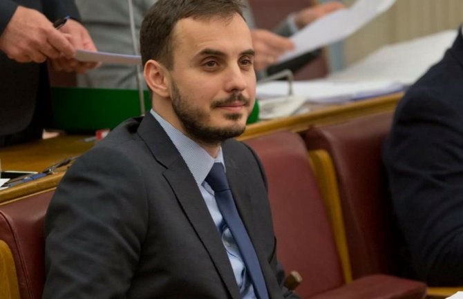 Konatar: Ko zagovara prekid bojkota pomaže DPS