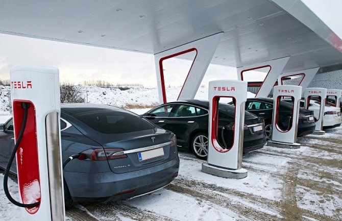 Crna Gora jedina zemlja u regionu bez Teslinih superpunjača