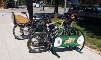 Postavljena parkirališta za bicikle u Nikšiću