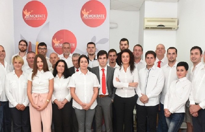 Demokrate DPS-u: Vulović vam je davno argumentovano odgovorio