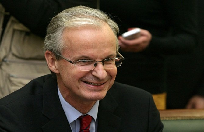 U Evropi se politička diskusija vodi u parlamentu