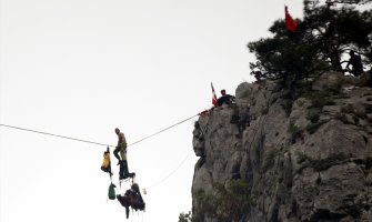 Svjetski rekord: Više od 4 dana visio na žici na visini od 200 metara