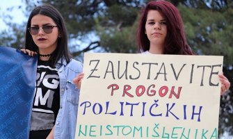 Performans podrške uhapšenim funkcionerima Pokreta za promjene