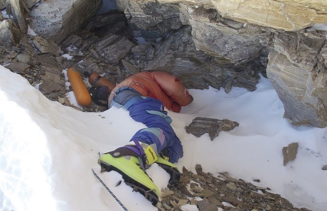 Mont Everest: Pronađena tijela četiri planinara