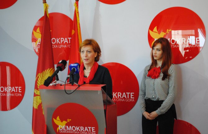 Popović: Smanjenjem javne potrošnje prvi na udaru će biti školstvo i zdravstvo