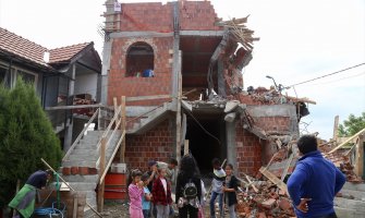 U Zemun polju tokom noći srušen objekat Islamske zajednice