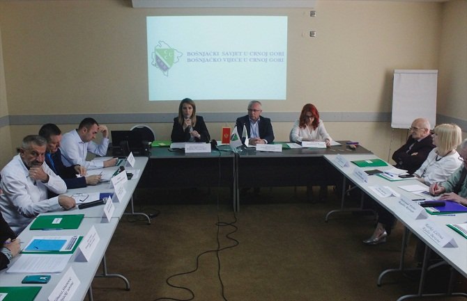 Bošnjaci nezadovoljni zastupljenošću u medijskom prostoru