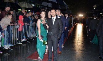 Noć radosti i tuge: Glamur maturanata bjelopoljske Gimnazije za kraj