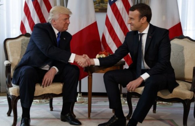 Makron: Rukovanje sa Trampom 