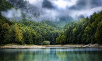 Slavimo i devastiramo 