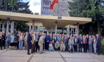 Jubilej za pamćenje: Nikšićki gimnazijalci proslavili 50 godina mature