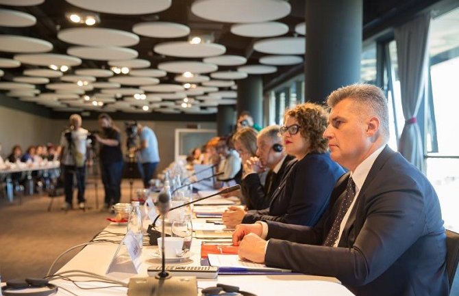 Brajović: Svi imaju odgovornost da daju doprinos većem učešću žena u politici