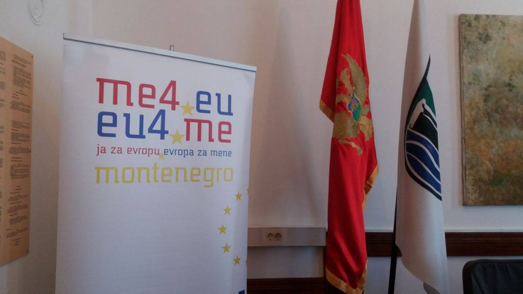 1878995510207262331995075224528547o