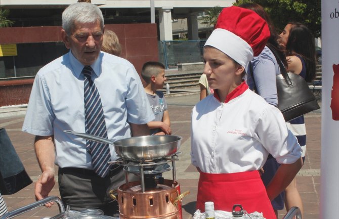  Osnovci da upisuju stručne škole,110 stipendija za deficitarne kvalifikacije