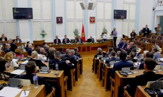 Poslanici SNPa i DFa zatražili ocjenu ustanvnosti zakona o NATOu