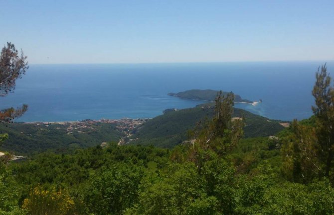 Na budvanskoj rivijeri najviše Rusa, nedostatak parkinga i dalje problem