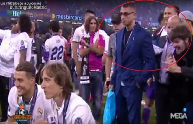 Realovi uljezi se gurali da bi bili u kadru (VIDEO)