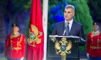 Zastava NATO-a podignuta i u Vili 