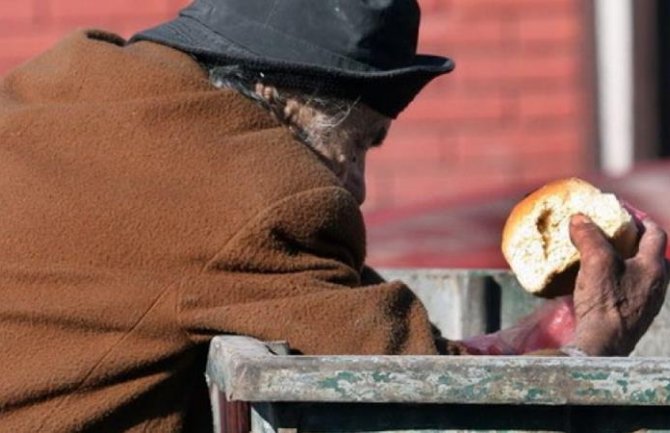 Vlada se opasno igra sa životima stotina hiljada ugroženih građana 