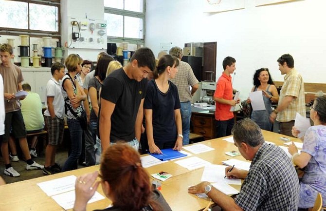 Prijave za upis u srednje škole počinju sjutra