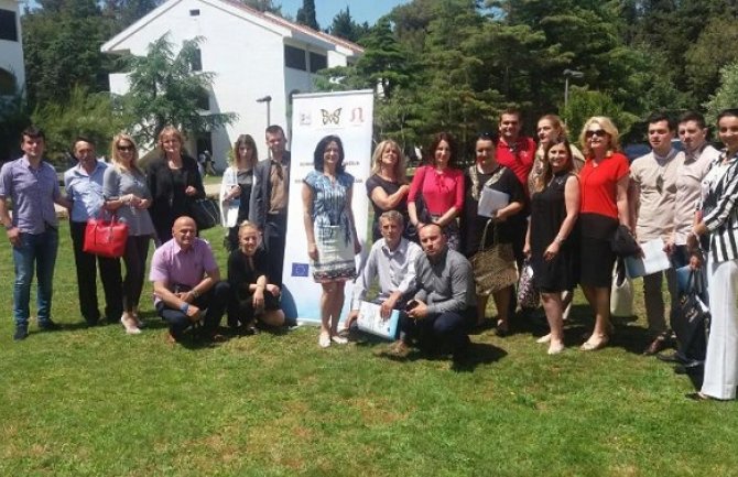 Poboljšati informisanost i senzibilisanost zaposlenih u državnim organima ka žrtvama nasilja