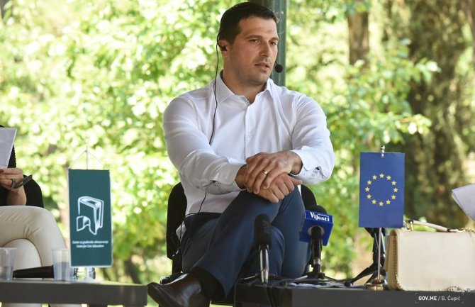 Janović: Želimo da svaka opština ima omladinske klubove