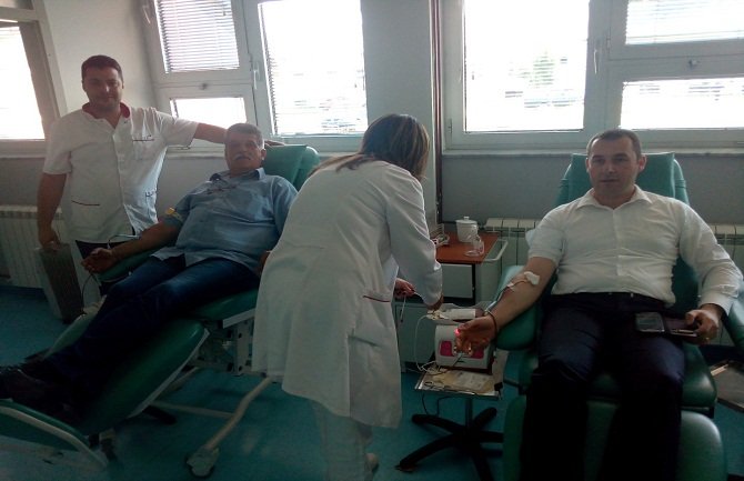 Berane: Građani se odazvali akciji dobrovoljnog davanja krvi u velikom broju