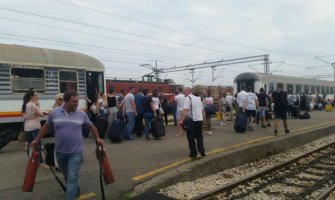 Zapalila se klima u vozu Bar-Bijelo Polje, putnici čekali sat vremena