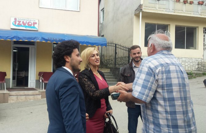 Abazović u Plavu: Nesposobna Vlada odlučila da iseli cijeli sjever