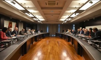 Marković sa direktorima uprava: Snažnije protiv sive ekonomije