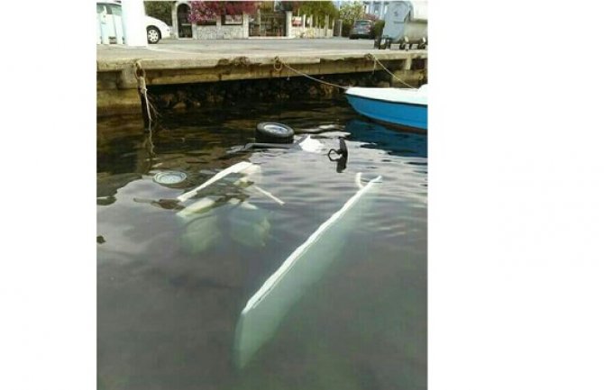 Porto Montenegro: Pijani Slovaci ukrali šatl i sa njim sjurili u more