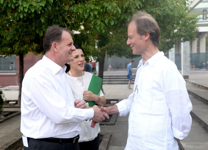 image002059fc4be9ddaefc9ed5831cf0e5605f94ad5b228785f5d6544d2607090b8c7aab2v