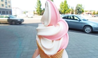 Raičević:Pljevaljski despot zabranio točenje sladoleda u centru grada