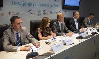 Hrapović zabrinut, Ministarstvo će kazniti ljekare koji šalju kod privatnika 