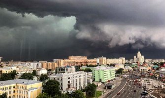 Nevrijeme paralisalo centralne dijelove Rusije, otkazani letovi (VIDEO)