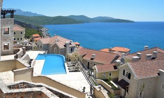 Tokom mjeseca u novom gradu na Jadranu: Avgust u Luštica Bay