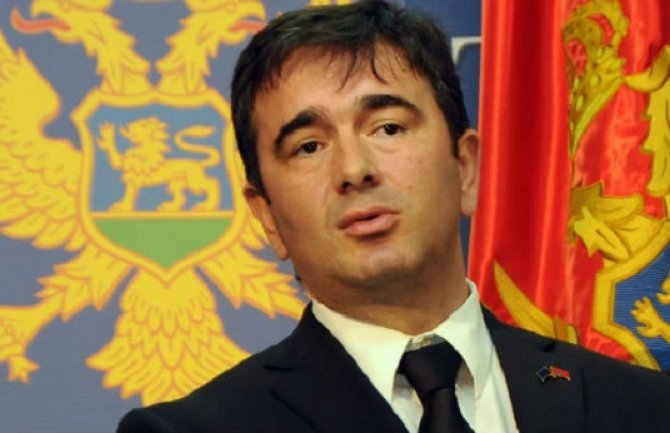 Medojević o povećanju PDV-a: Vlada gasi požar benzinom