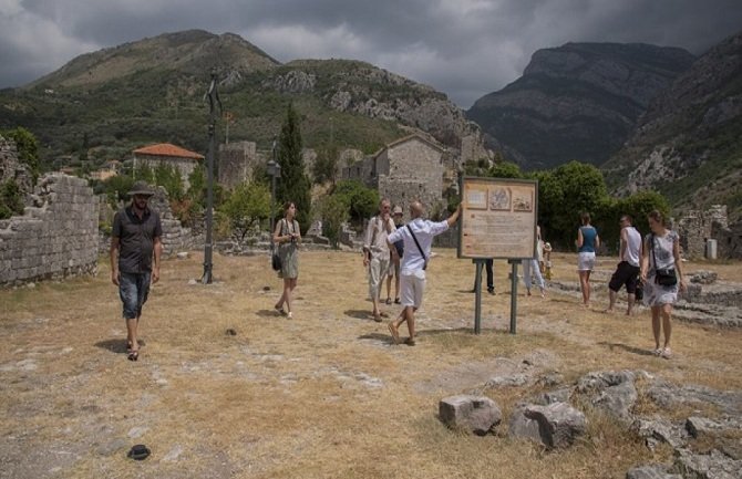 Crnogorski filozofski kafe: Da li je dobrota stvar izbora i šta čini pravo prijateljstvo?