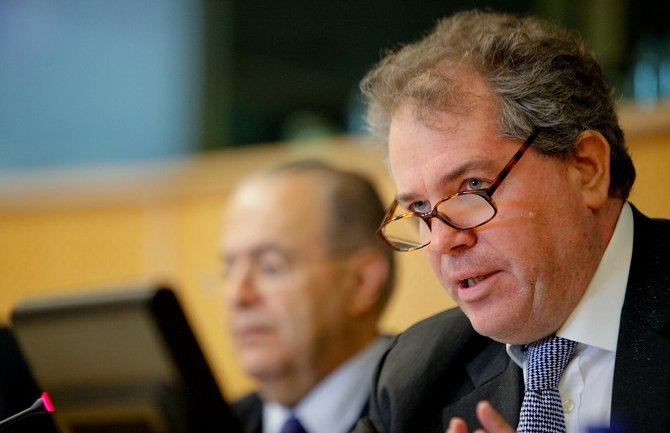 Povratak u skupštinske klupe jedino ispravno rješenje