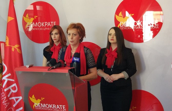 Demokrate: Vlada hoće da poskupi vodu za 100%