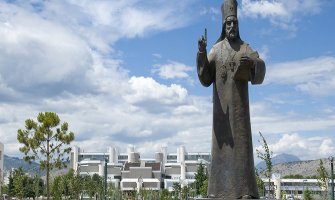 UCG: Započet postupak utvrđivanja nepravilnosti u magistarkom radu Bečića