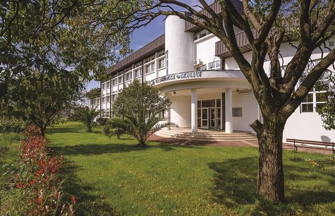 Ministarstvo izdalo licencu za neakreditovani studijski program?!